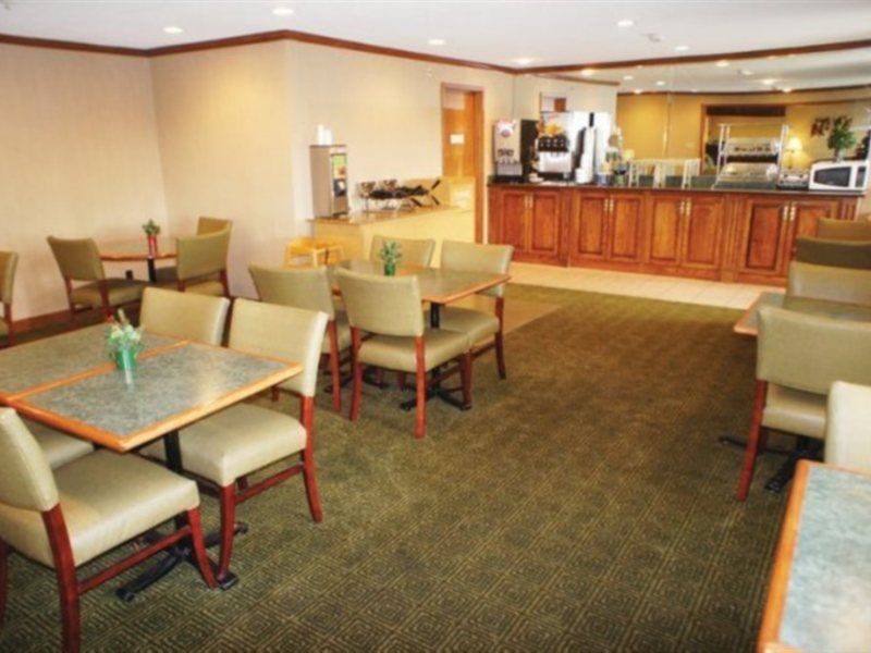 La Quinta By Wyndham Harrisburg Airport Hershey Экстерьер фото