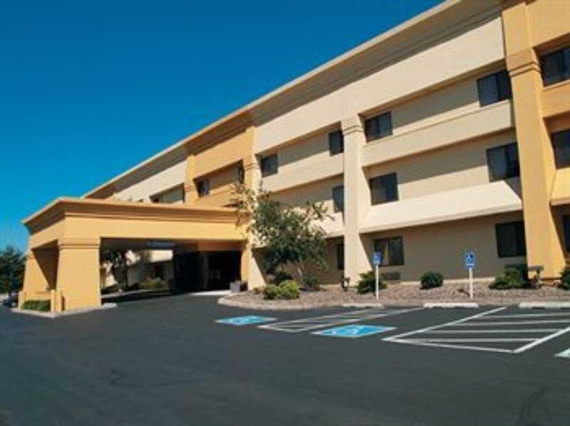 La Quinta By Wyndham Harrisburg Airport Hershey Экстерьер фото